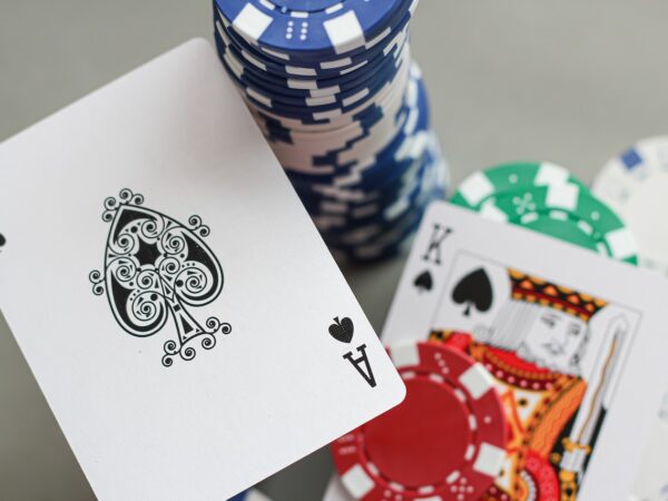 How To Play Poker Online And Win At It?